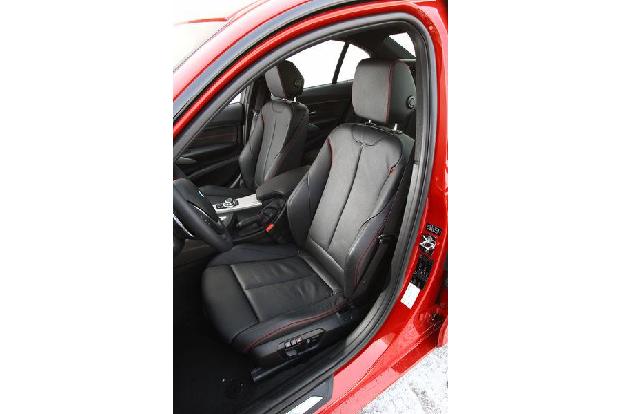 BMW 335i, Sitze
