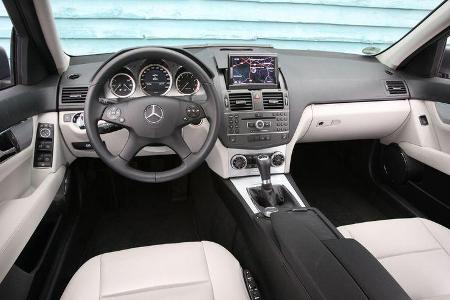 Mercedes C 180 CGI, Innenraum, Cockpit