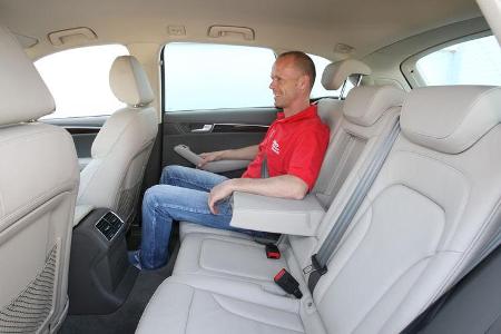 Audi Q5 3.0 TDI Quattro, Rückbank, Armlehne