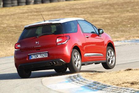Citron DS3 THP 155 Sport Chic, Seitenansicht, Kurvnfahrt
