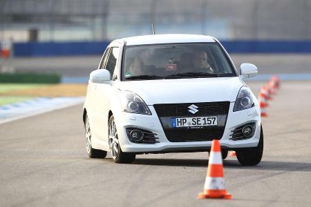 Suzuki Swift 1.6 Sport, Front, Slalom