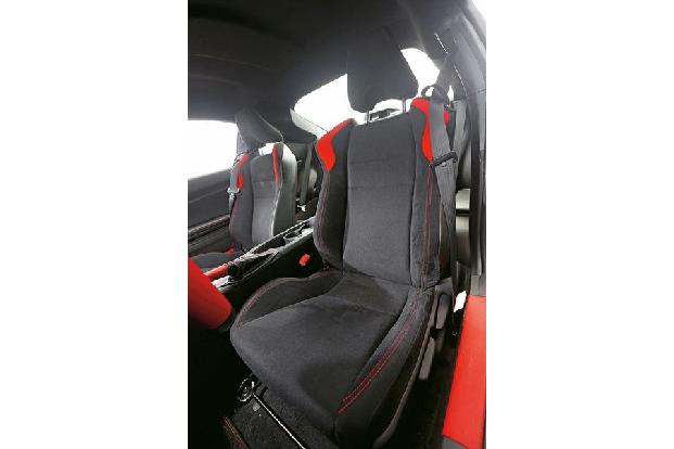 Toyota GT86 TRD, Fahrersitz