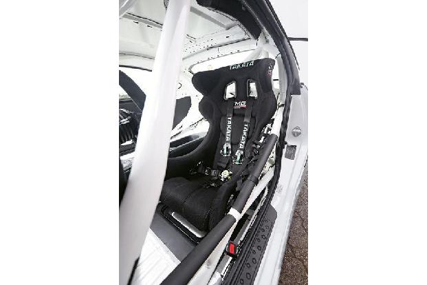 Toyota GT86 CS-V3, Fahrersitz