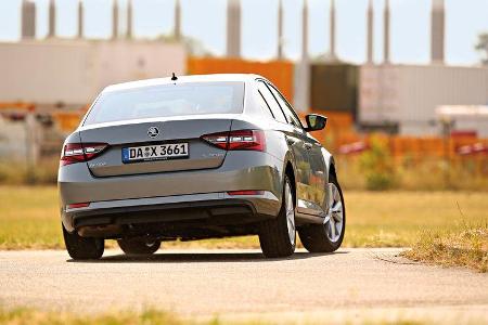 Skoda Superb 2.0 TDI, Heckansicht