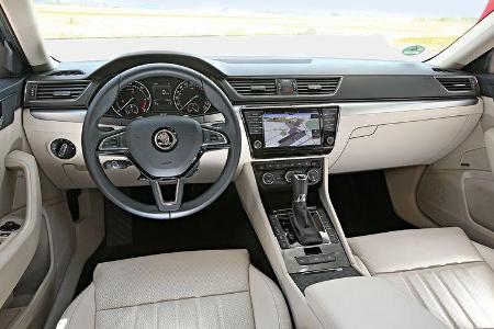 Skoda Superb 2.0 TDI, Cockpit