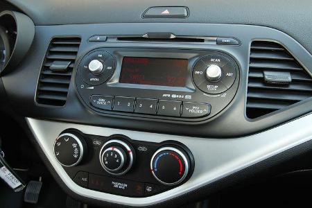 Kia Picanto 1.2, Mittelkonsole, Radio