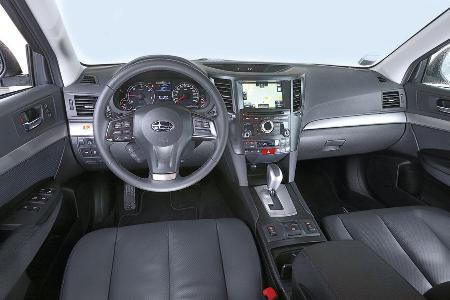 Subaru Outback 2.0D, Cockpit