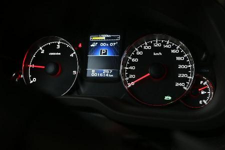 Subaru Outback 2.0D, Rundinstrumente