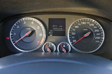 In Bezug auf die bei beiden Coupés identisch dimensionierte Bremsanlage hätte man sich insgesamt etwas mehr Biss erhofft.