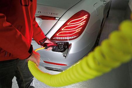 Mercedes S 500 Plug in Hybrid lang, Stromzufuhr