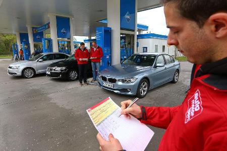 BMW 320i EDE, Lexus CT 200h, VW Jetta Hybrid, Tankstelle