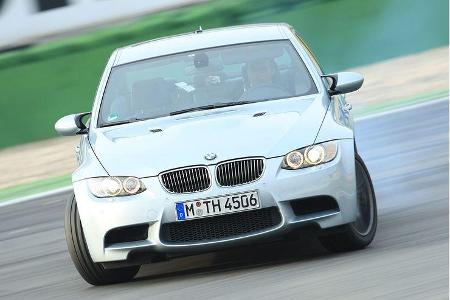 Entsprechend bewegt verhält sich der BMW im Grenzbereich neutraler.