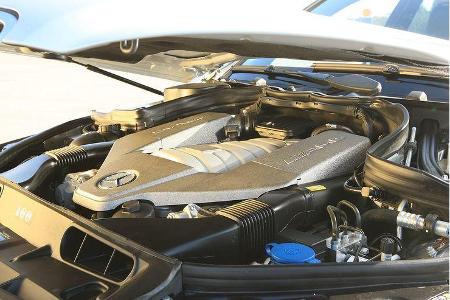 Neue Affalterbacher Werte: Der wuchtige V8 ist über jeden Zweifel erhaben, bullig drehfreudig sowie immens lautstark.