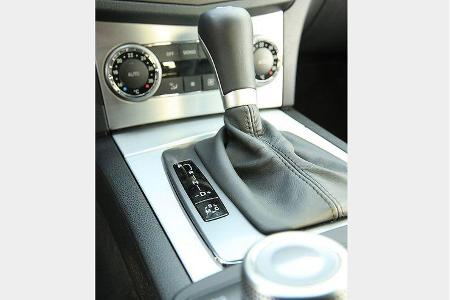 Tonal zieht der Mercedes C 63 AMG dem BMW M3 radikal die Lederhosen runter.