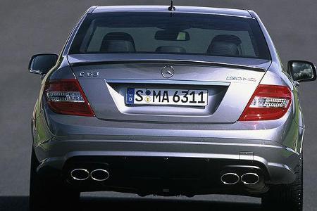 Die AMG Speedshift Plus 7G-Tronic-Schaltung verfügt über eine automatische Zwischengas-Funktion beim Herunterschalten.