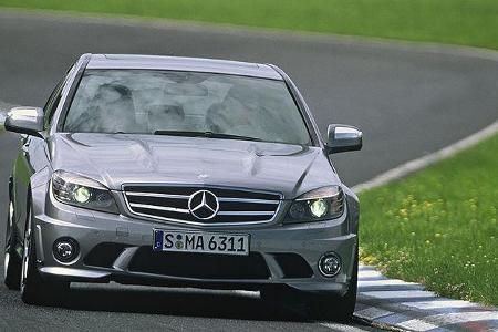 Fahrdynamisches Talent verdankt der C 63 AMG dem neu entwickeltem Sportfahrwerk und ...