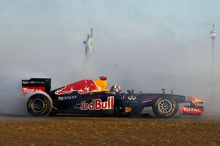 Red Bull Showrun 2012 New York Coulthard