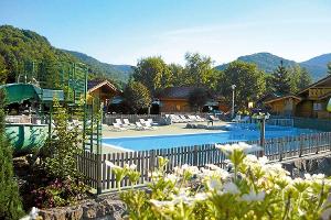 Campingplatz mit Sicht auf die Berge: Domaine de Champé.