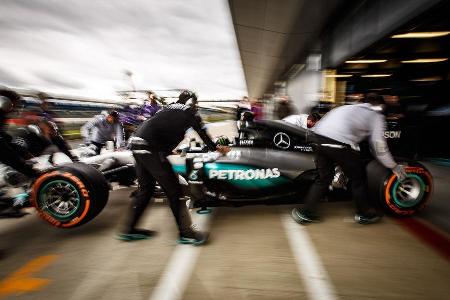 Jorge Lorenzo - Mercedes AMG W05 - Formel 1 Testrun - Silverstone - 5. Oktober 2016