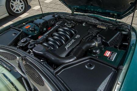 Jaguar-XK8-Mercedes-Benz-CL-500-Fahrbericht