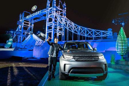 Land Rover Discovery LEGO Tower Bridge (2016)