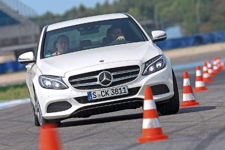Mercedes C 250 d, Frontansicht, Slalom