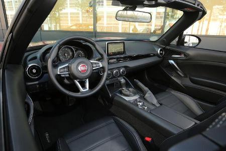 Fiat 124 Spider 1.4 Turbo, Cockpit