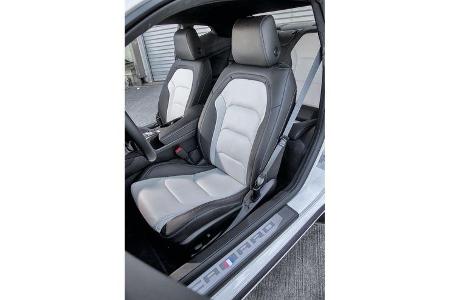 Chevrolet Camaro 6.2V8, Fahrersitz