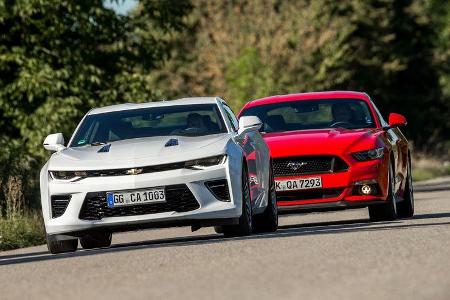 Chevrolet Camaro 6.2V8, Ford Mustang 5.0 V8, Impression