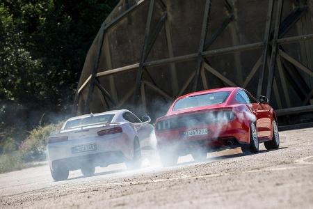Chevrolet Camaro 6.2V8, Ford Mustang 5.0 V8, Impression