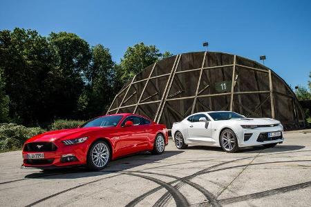 Chevrolet Camaro 6.2V8, Ford Mustang 5.0 V8, Impression