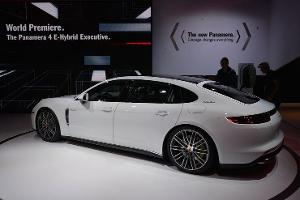 Porsche Panamera Executive Sperrfrist 10.11. 00.00 Uhr