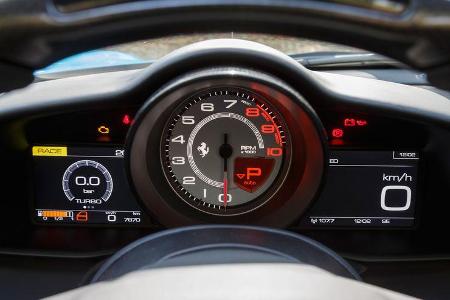 Ferrari 488 Spider, Anzeigeinstrumente