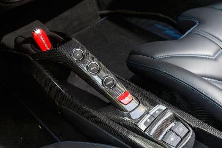 Ferrari 488 Spider, Mittelkonsole