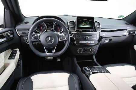 Mercedes GLE 500 e 4Matic, Cockpit