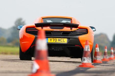 McLaren 650S Spider, Heckansicht, Slalom