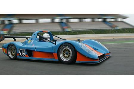 Unterm Strich gebietet der in der Carbon-Schale verzurrte Pilot via sequenziellem Getriebe über 360 PS