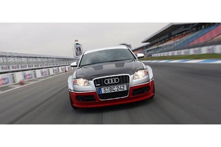 Dem infernalischen V8-Sound aus den vier Endrohren lässt der MTM-S4 beeindruckende Taten folgen: Er katapultiert sich in 4,1...