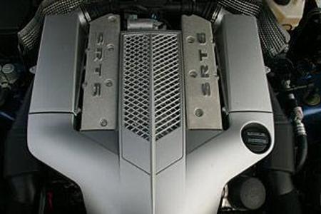 Alter Bekannter im neuen Kleid: V6-Zylinder mit Kompressoraufladung und 335 PS