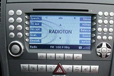 Aufgeräumt und übersichtlich: Bedienungseinheit auf der Mittelkonsole