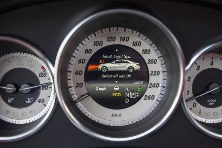 Mercedes CLS 400, Rundinstrumente