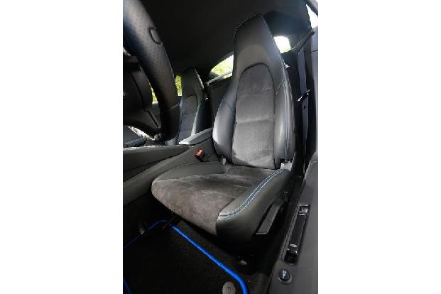 Speedart-Cayman SP81-CR, Fahrersitz