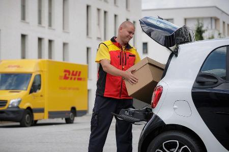 Smart Paketlieferung kofferraum