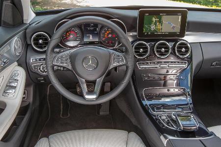 Mercedes C 180 T, Cockpit