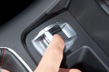 Alfa Romeo Giulietta 2.0 JDTM 16V Turismo, Wahlschalter