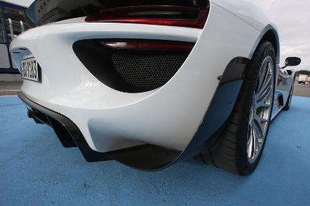 Porsche 918 Spyder, Endrohre