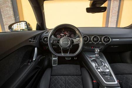 Audi TTS S tronic, Cockpit