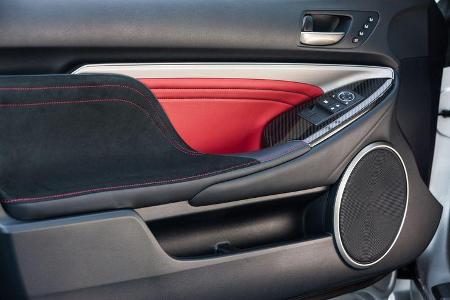 Lexus RC F, Seitentasche