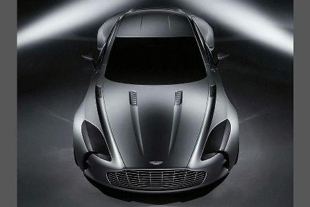 ... Hinterhand bezogen sind. Die typische Aston-Front mit zusätzlichen Kühlluftöffnungen zeichnet den Supersportler aus.