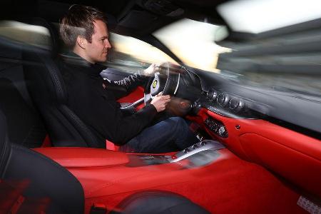 Ferrari F12 Berlinetta, Cockpit
